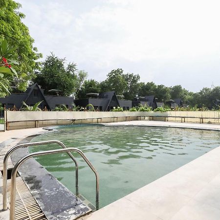 Oyo 48991 Serene Cottages And Resorts Vadodara Exterior photo