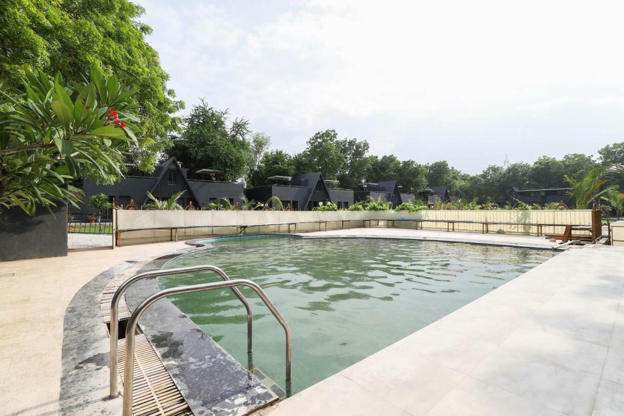 Oyo 48991 Serene Cottages And Resorts Vadodara Exterior photo