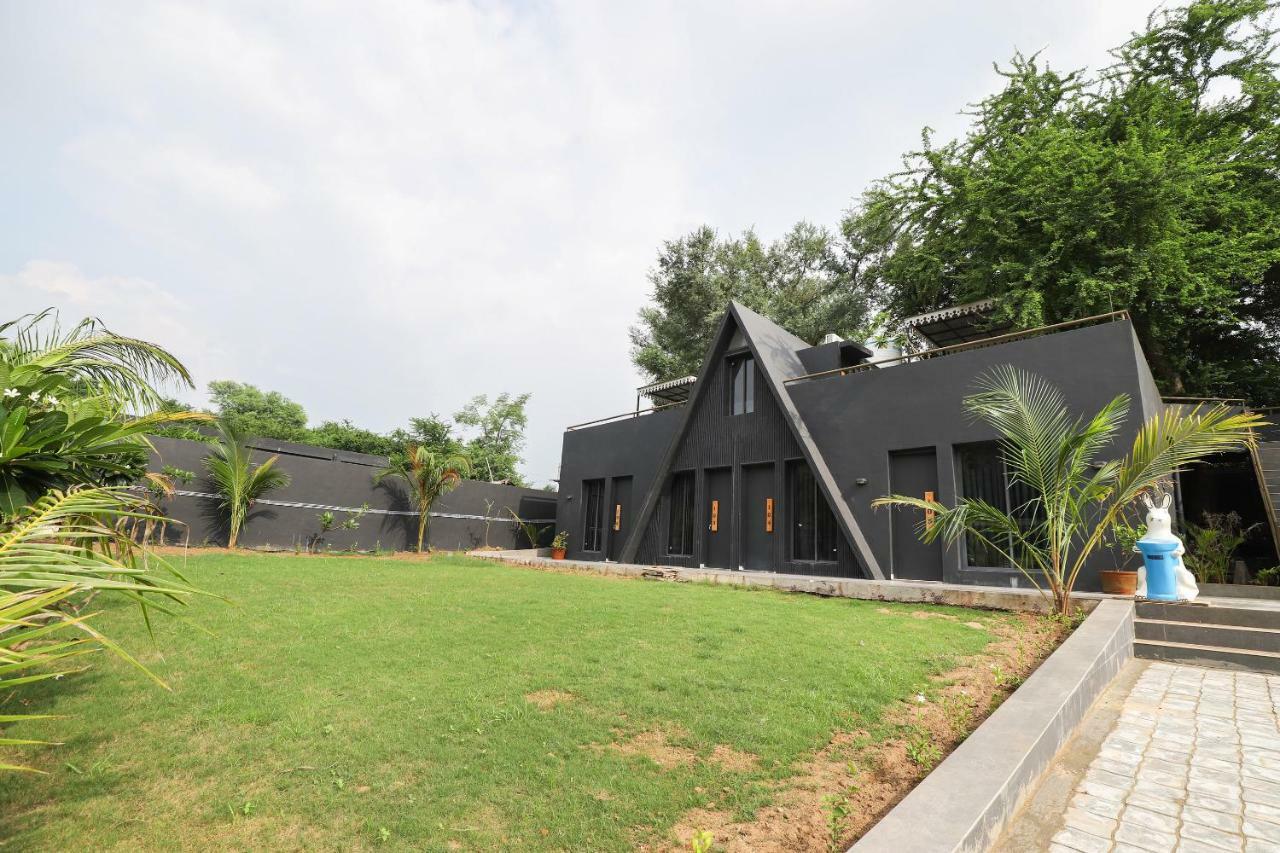 Oyo 48991 Serene Cottages And Resorts Vadodara Exterior photo